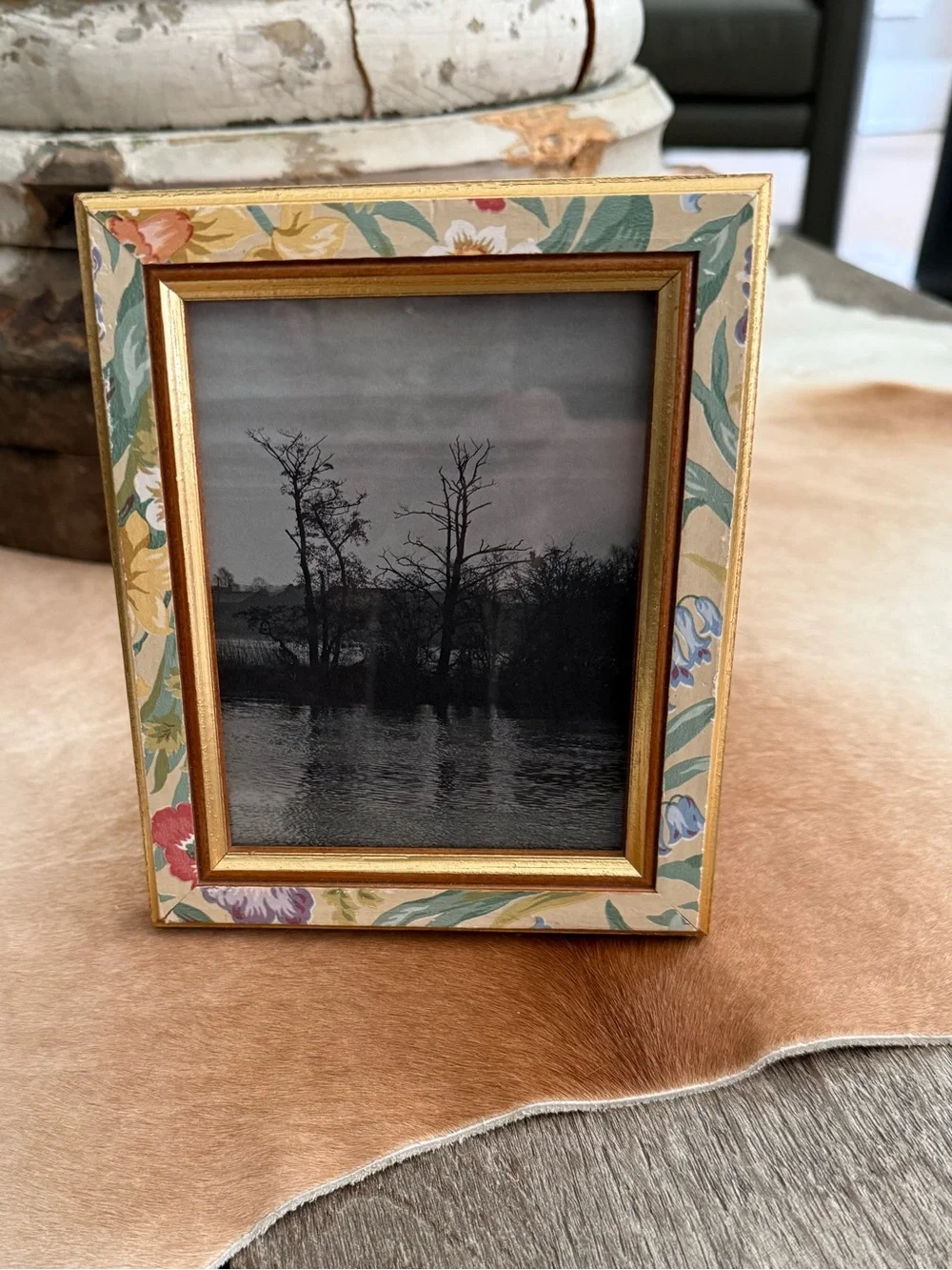 Vintage Wood Floral Frame with Black Easel Back - Black